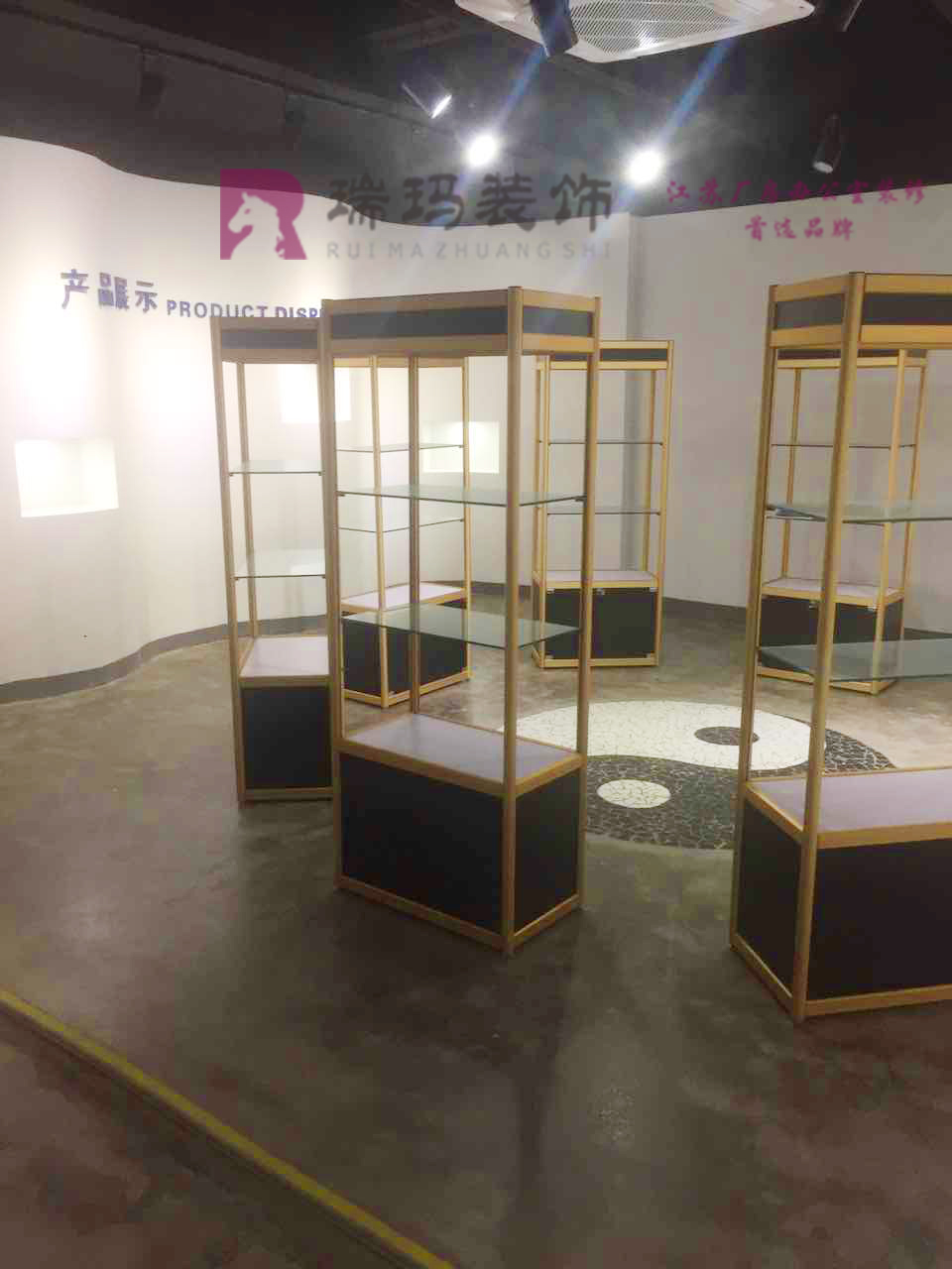 產(chǎn)品展柜